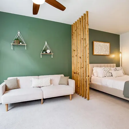 103 Belltown Modern And Bright In The Heart Of Belltown Queen Bed